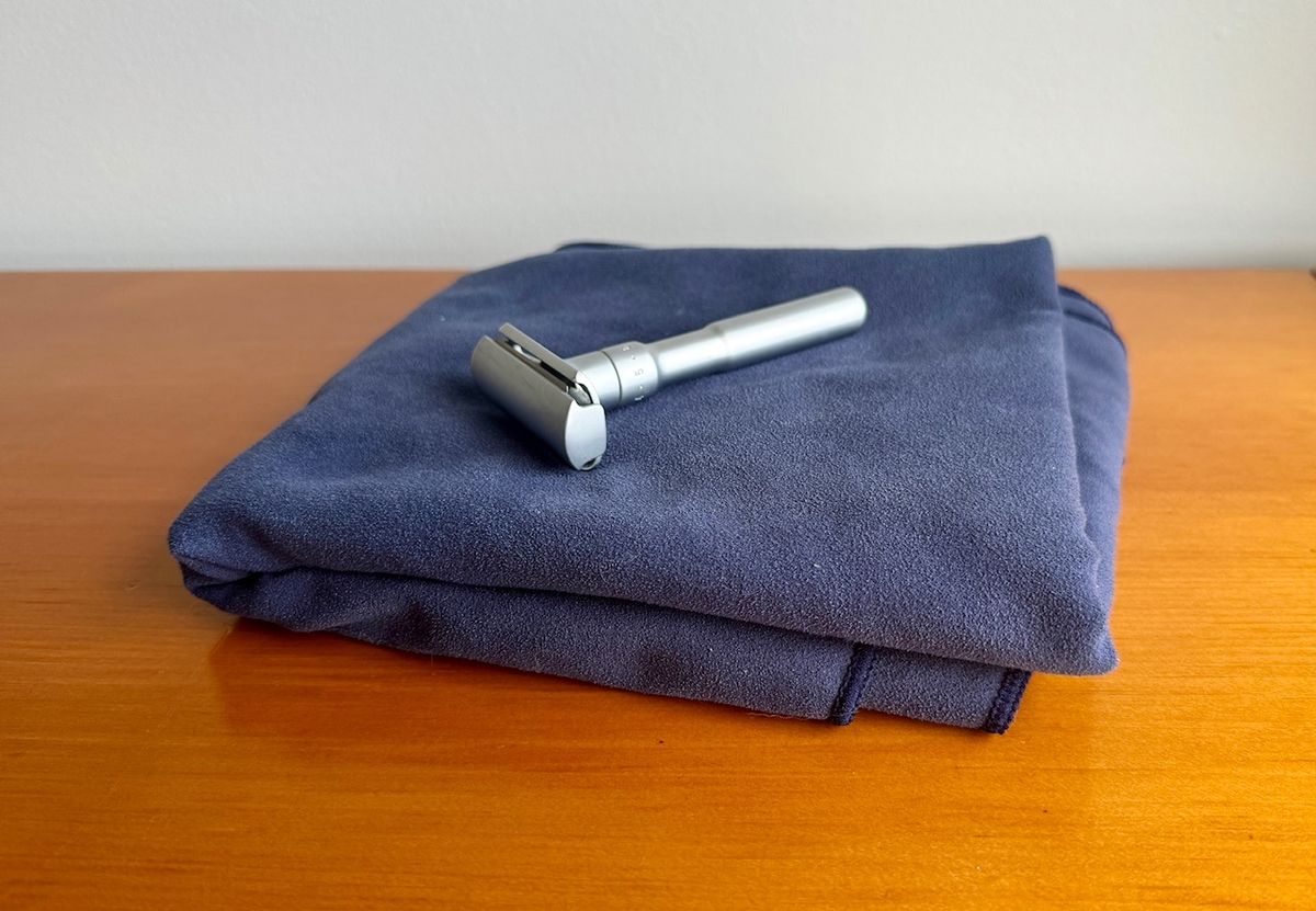 A razor on top of a microfiber towel